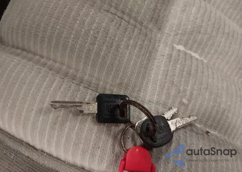 1993 Chevrolet Gmt-400 C2500 из США, поврежденный, VIN 1GCFC24K9PZ123200